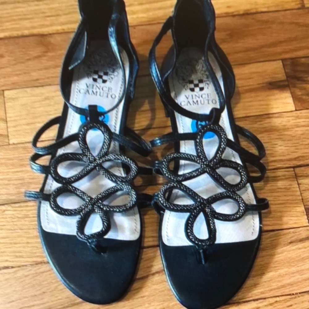 Vince camuto thong sandals with gold embroidered front